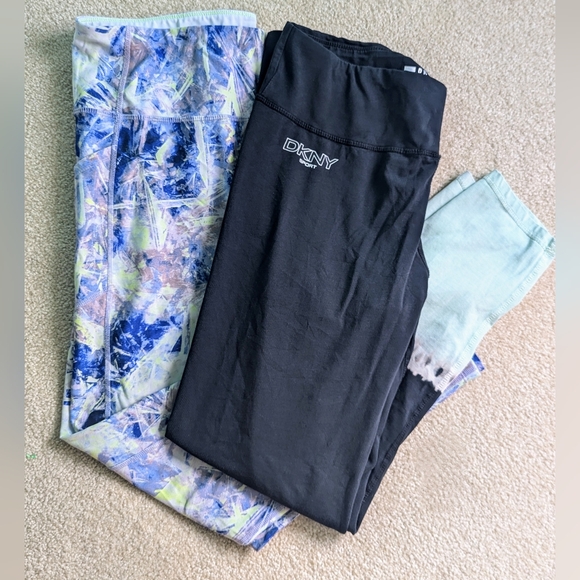 2 Pair Women's Athletic/Performance Leggings size XL - Picture 2 of 16